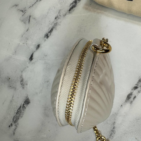 Louis Vuitton Shell Coin Purse Bag By The Pool Iridescent White/Gold LV Clutch - Picture 10 of 13